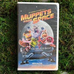 VINTAGE VHS Muppets In Space, 1999 clamshell Jim Henson nostalgic